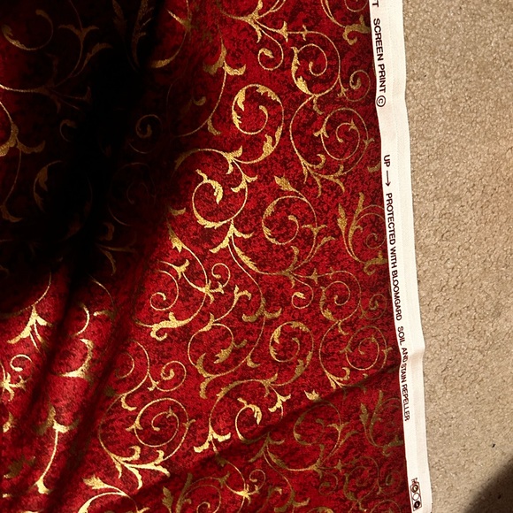 Neiman Marcus Red Baroque Print Shawl - Picture 5 of 11